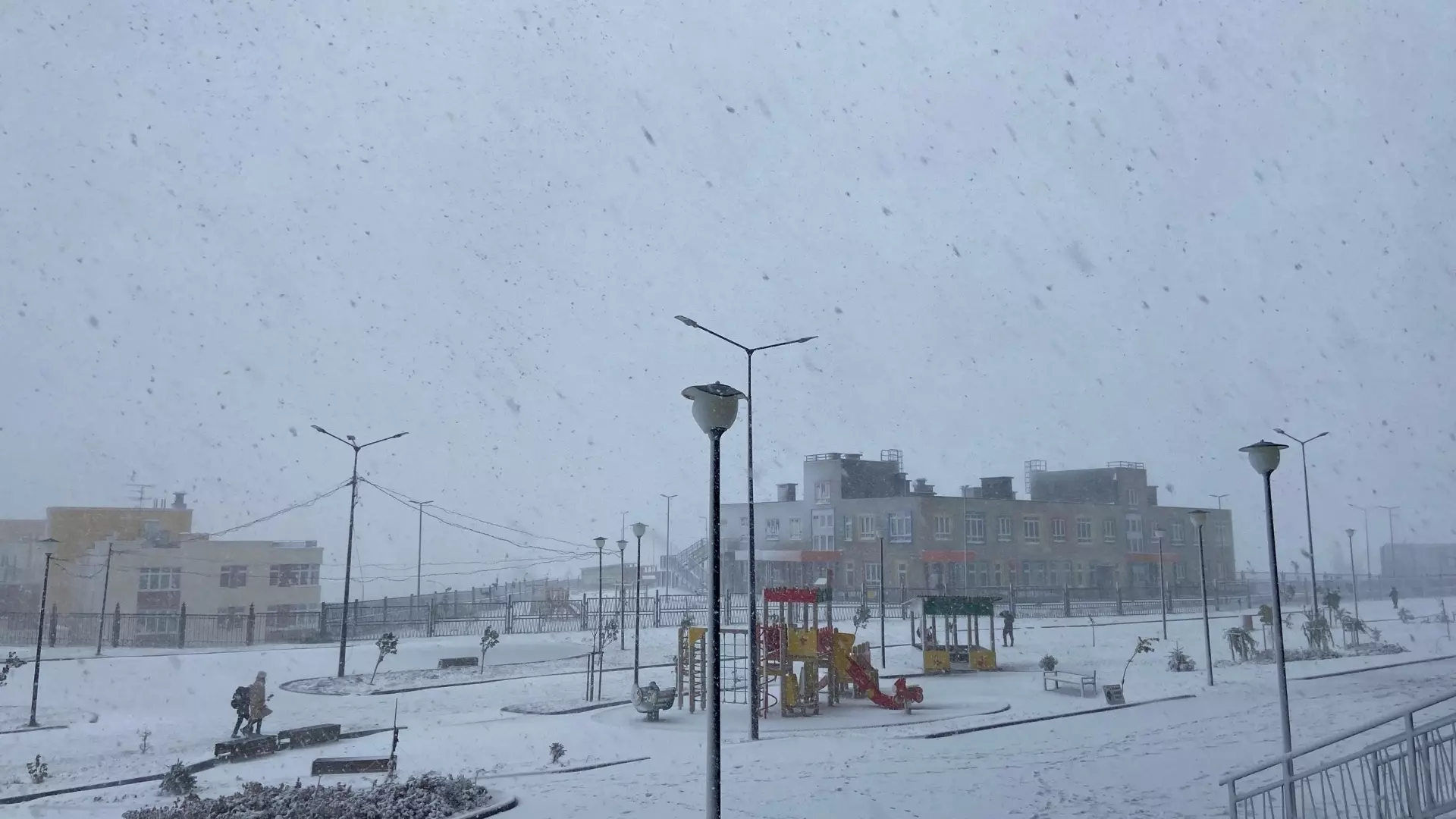 Запуск фонтанов в Санкт-Петербурге перенесли из-за снегопада